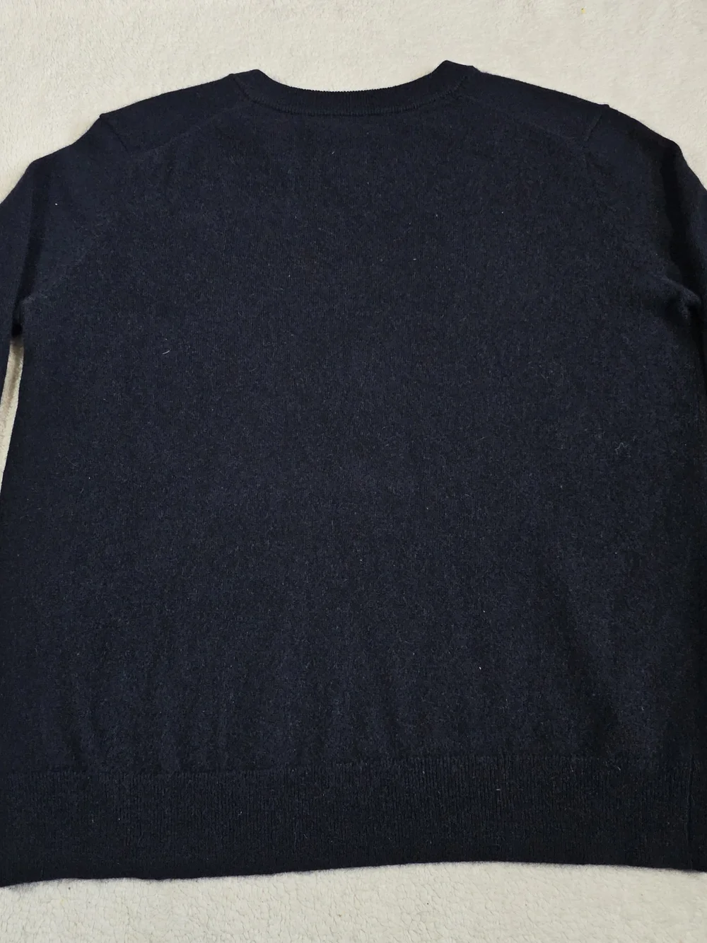 Velvet by Graham & Spencer Navy V-Neck Men's Sweater Cashmere.